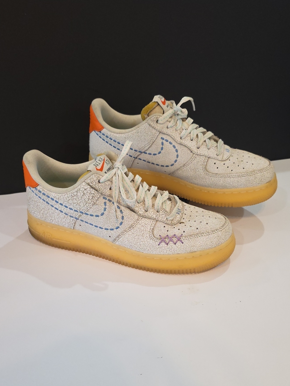 Nike Air Force 1 LV8 Men's Cream Sneakers with Orange Heel and Gum Sole Size 8.5